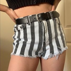 Faded black & white stripped BDG shorts 🖤